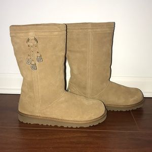 Ugg Tall boots size 6 never worn!